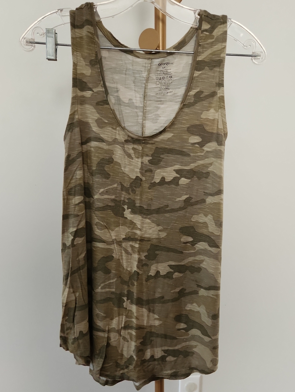 Camo Scoop Neck Tank Top - Olive Green